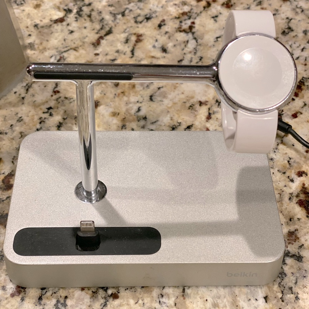 iPhone phone and watch charger